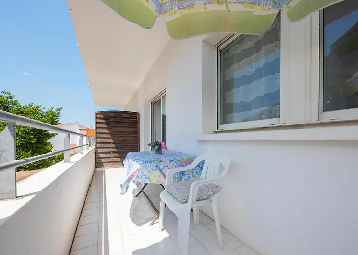 Gorgeous Apartment In Royan With Kitchen