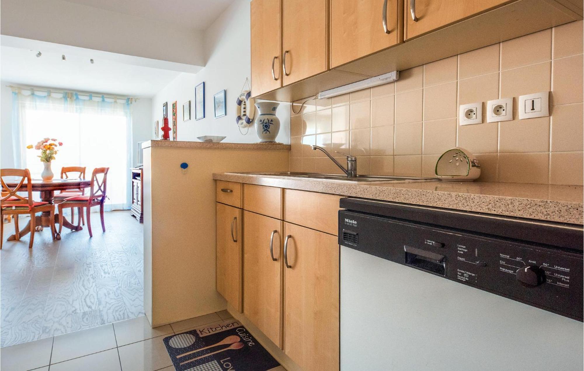 Gorgeous In With Kitchen